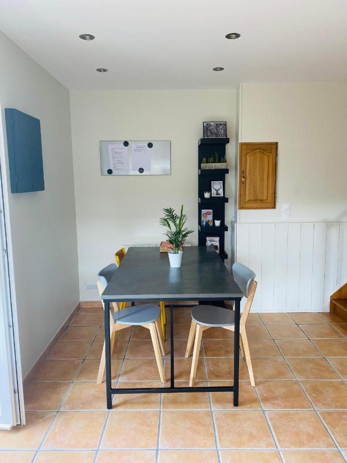 Gite " La Petite Maison" Livry  Екстер'єр фото